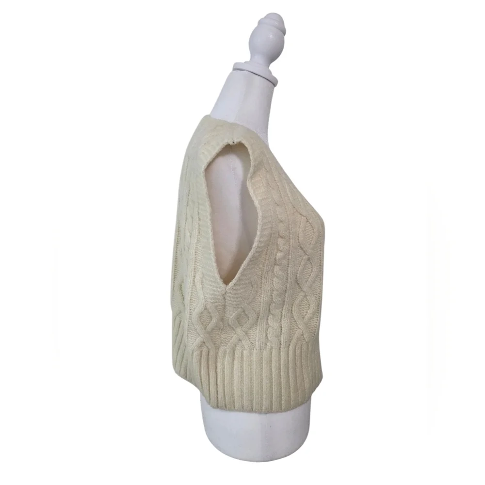 Zara Ivory Sweater Vest Size S Cable Knit Oversized Cropped Cozy Sleeveless